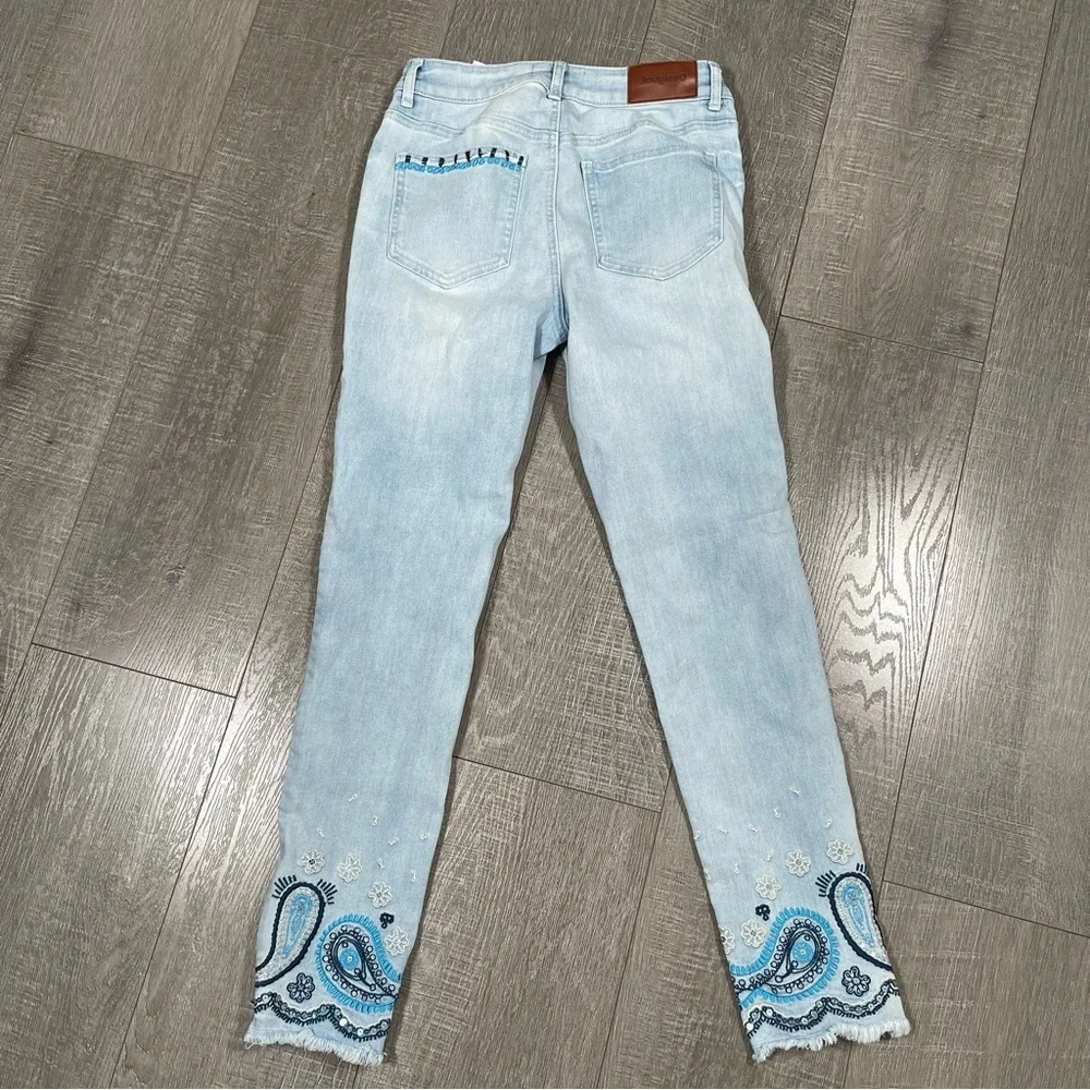 Desigual Light Blue Skinny Jeans with Embroidered Details and Ankle Zippers - Picture 7 of 9
